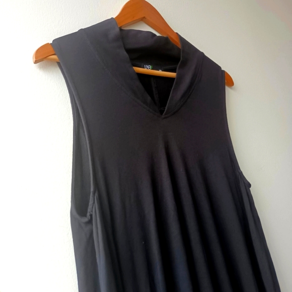 Black LNBF "Leave Nothing But Footprints" Loose Fitting Sleeveless Dress. - Picture 4 of 5